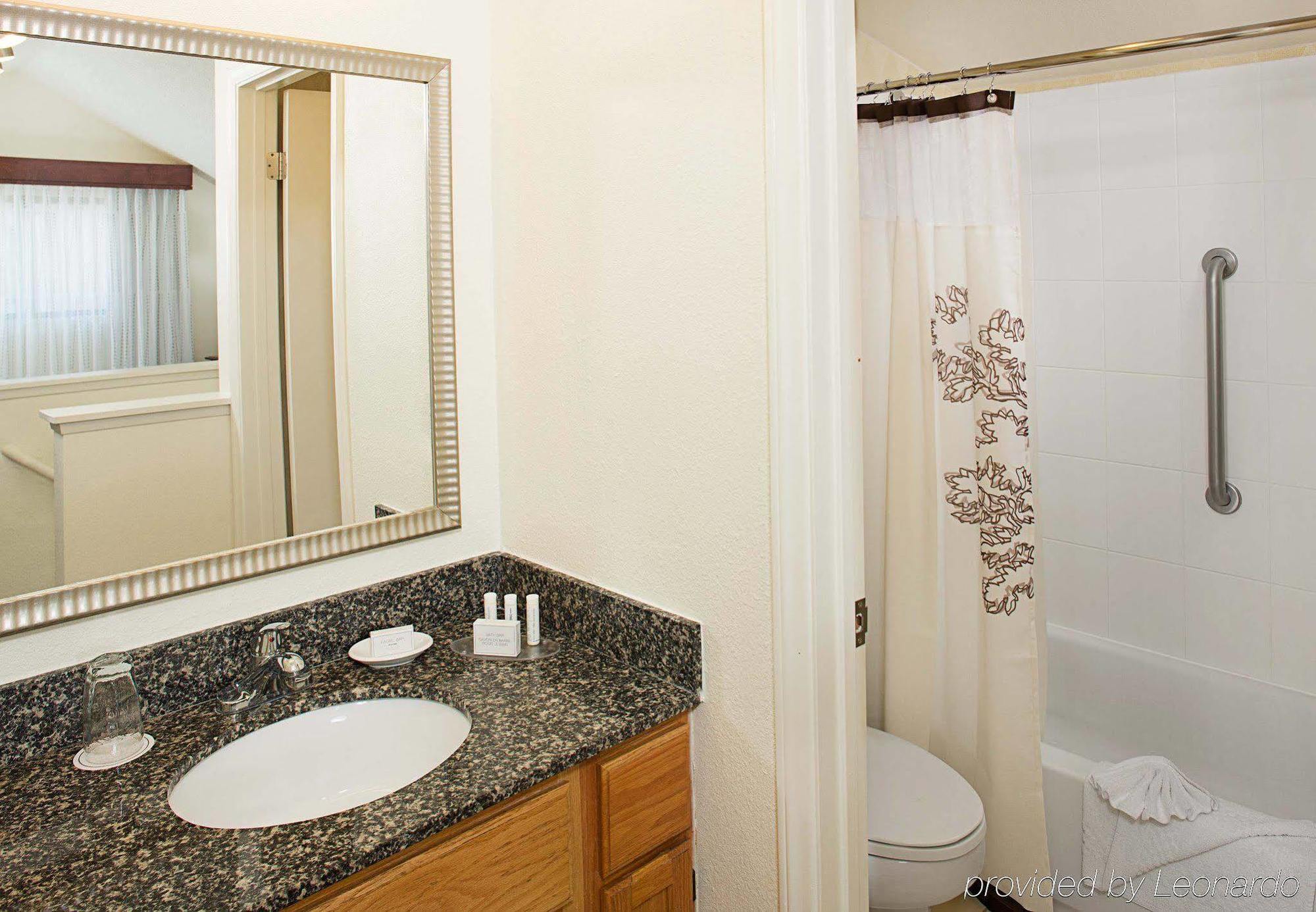 Residence Inn By Marriott San Diego Central Екстериор снимка