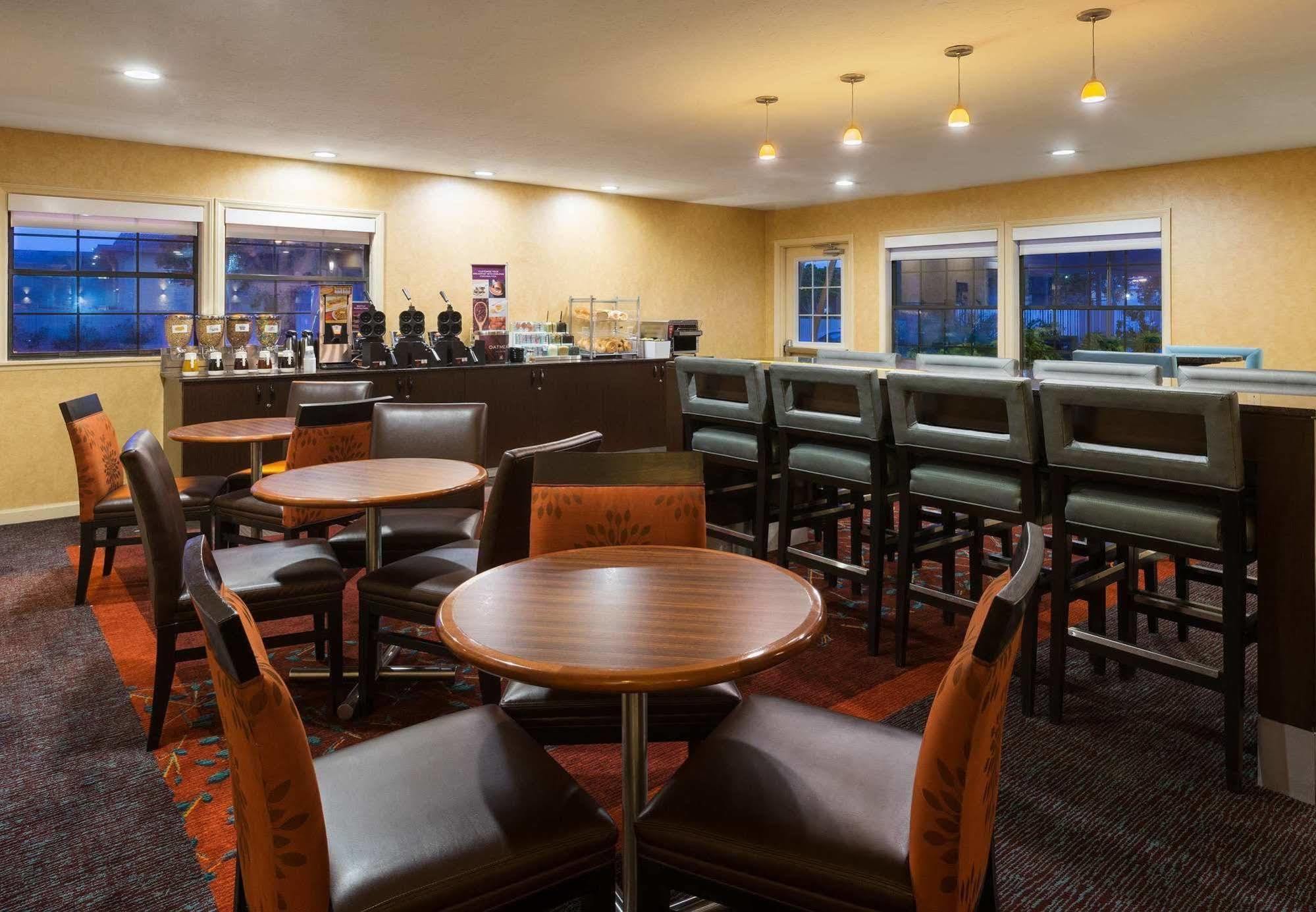 Residence Inn By Marriott San Diego Central Екстериор снимка