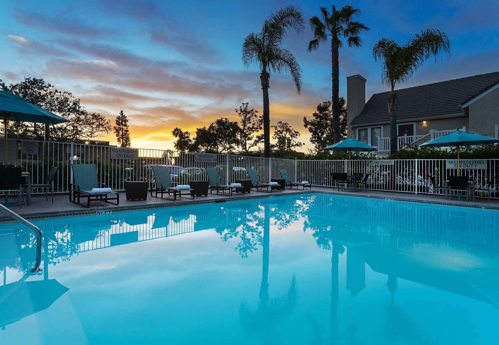 Residence Inn By Marriott San Diego Central Екстериор снимка